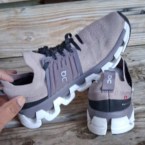 On Running Cloudswift Taupe and Black Athletic Shoes - Picture 11 of 12